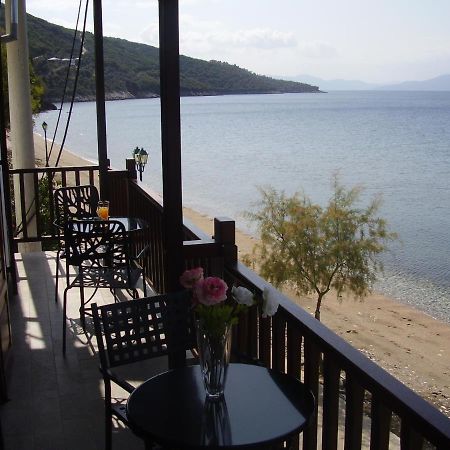 Sunset Suites Лефокастро Екстериор снимка