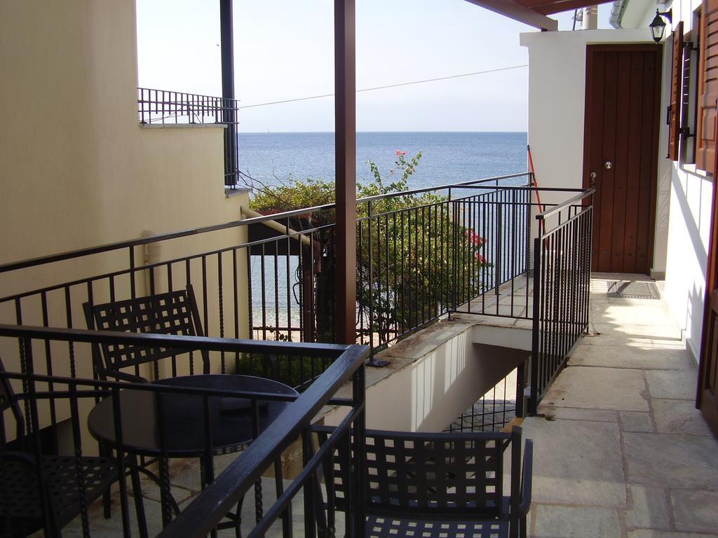 Sunset Suites Лефокастро Екстериор снимка