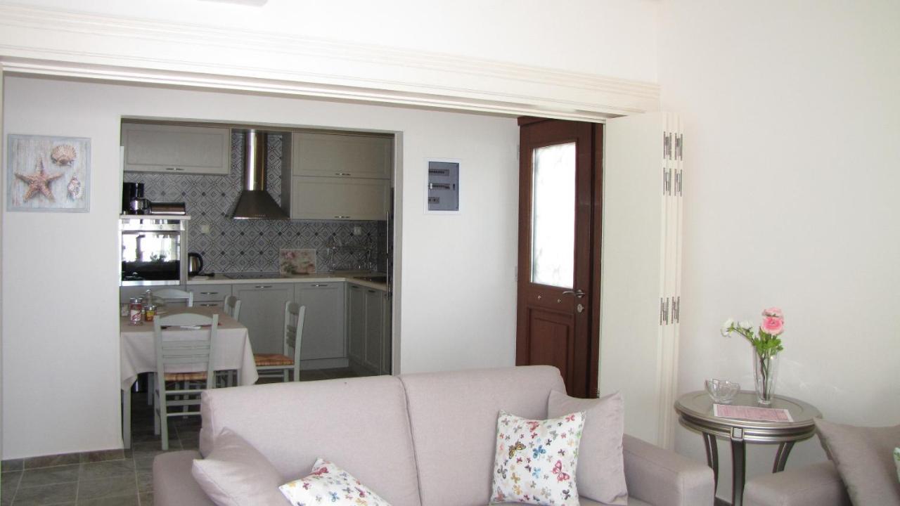 Sunset Suites Лефокастро Екстериор снимка